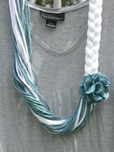 DIY T-shirt scarf